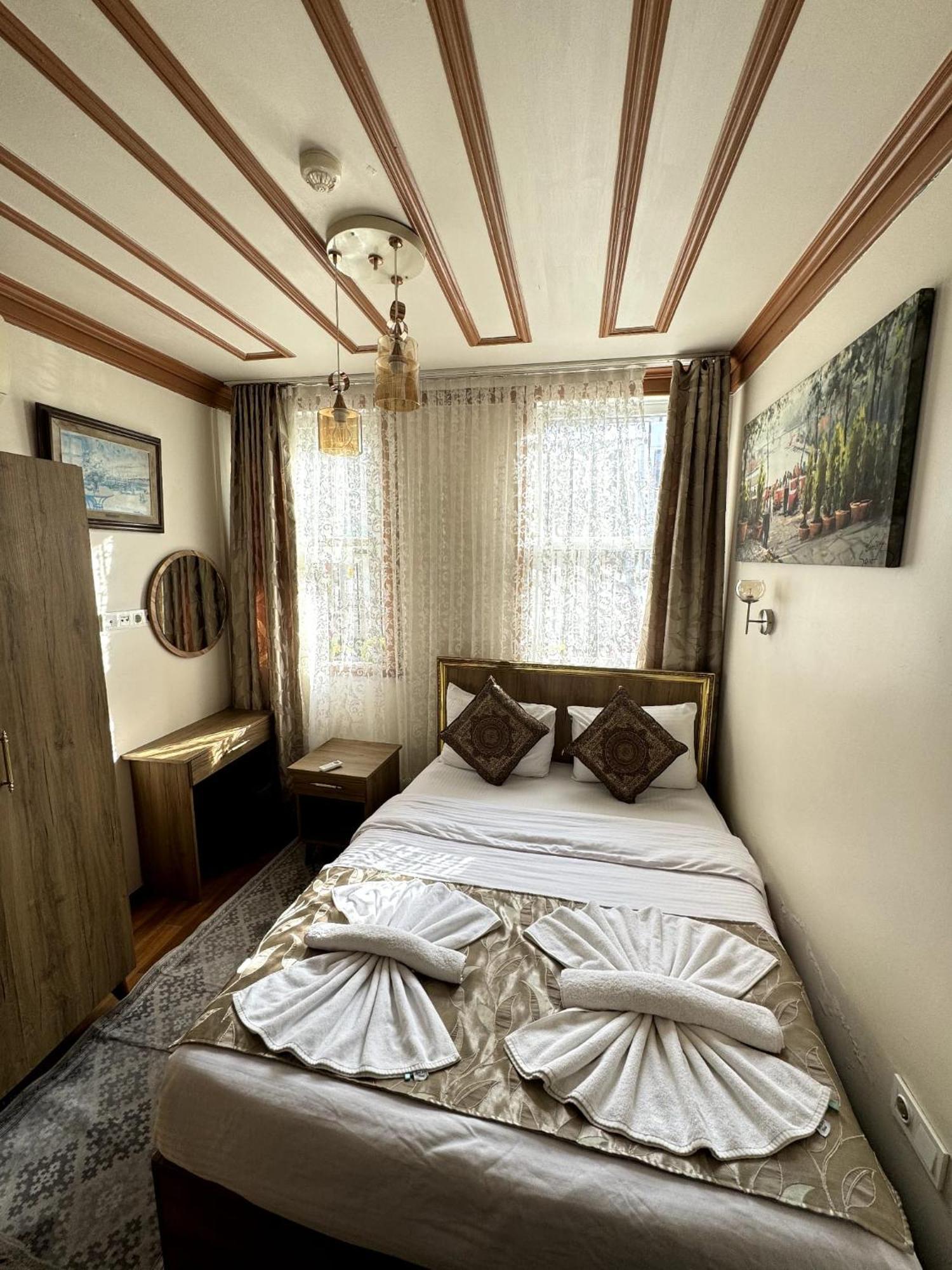 April Hotel Istanbul Exterior foto